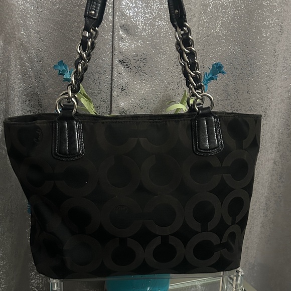 Coach (Rehab) Black Signature Chain/Leather Shoulder Bag - Picture 3 of 13